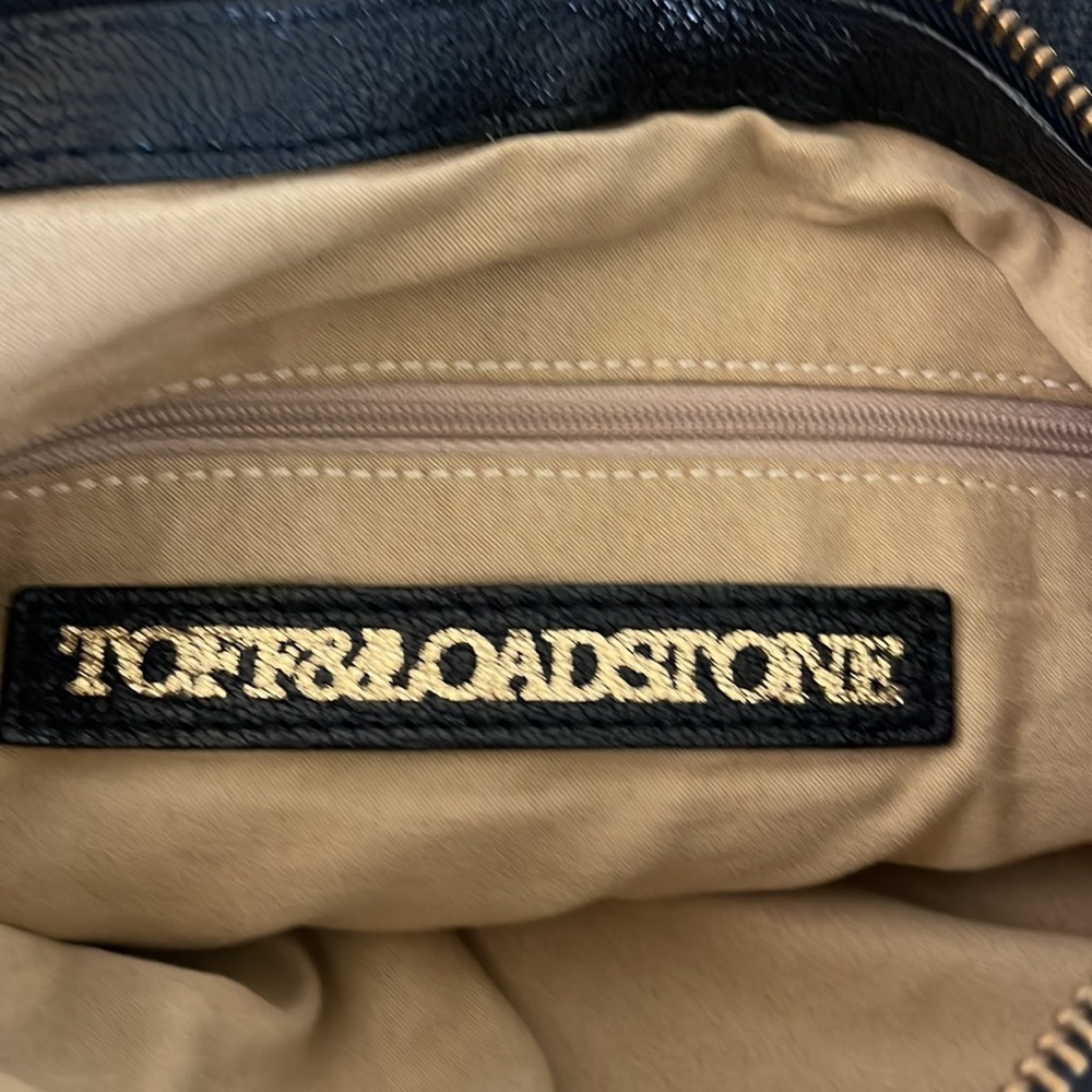 Chic Black Hobo Bag with Sleek Design - Picture 12 of 12